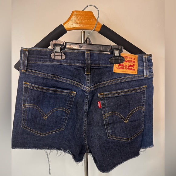 Levi’s Navy Jean Shorts with Frayed Hem and High Waist 28W, summer, stretchy - Picture 4 of 7